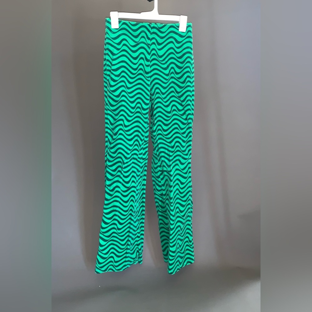 Green and Dark Green Wavy Pattern Pants